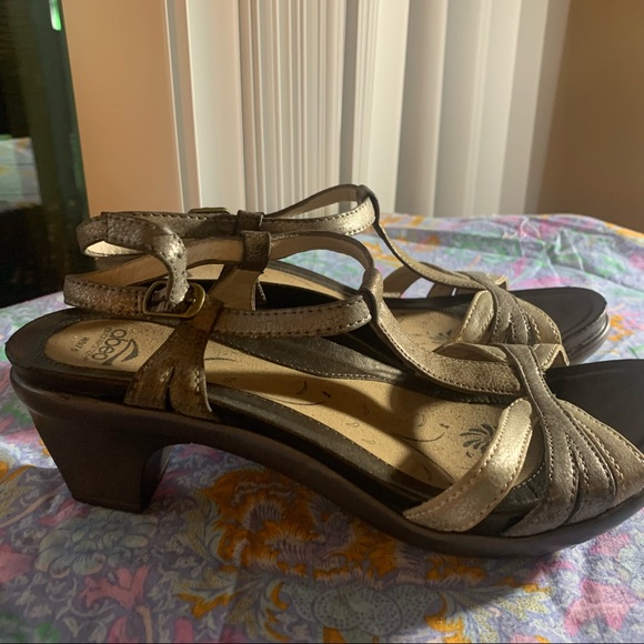 Abeo tan strappy sandals - Picture 6 of 9